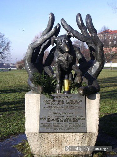 2001年春にお披露目されたジョックの銅像