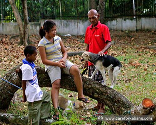 地元フィリピンで家族と再会したカバン